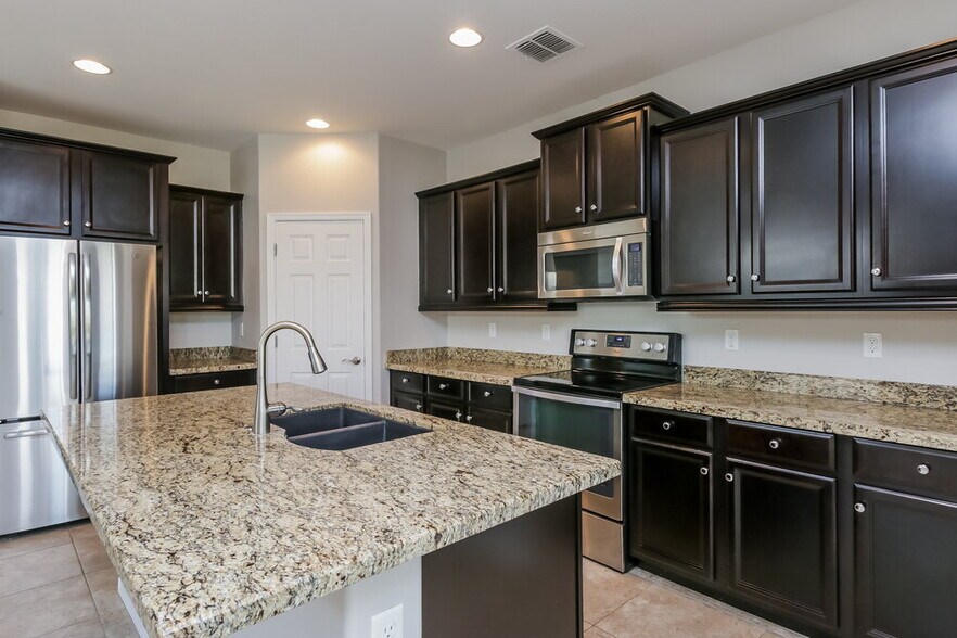 Building Photo - 1642 W Desert Spring Way