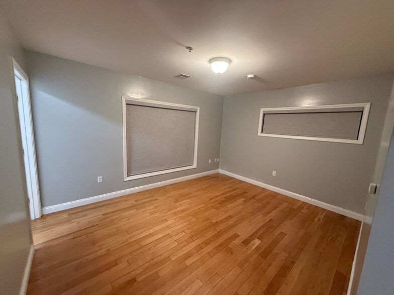 Building Photo - 99 Chestnut St