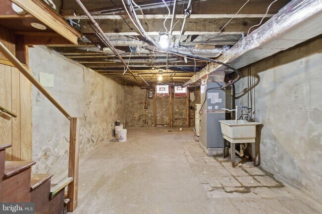 Building Photo - 2125 N 28th St