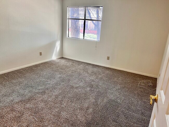 Building Photo - 10232 Black Mountain Rd