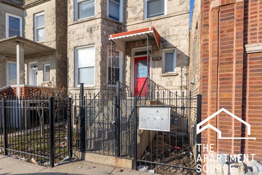 Building Photo - 4736 W Armitage Ave
