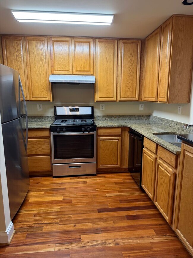 Building Photo - 908 Orchard Ridge Dr