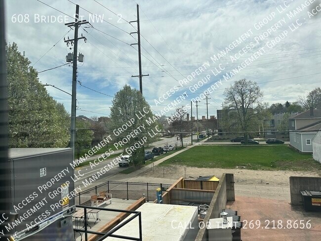 Building Photo - 608 Bridge St NW
