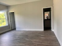Building Photo - 8024 English Ivy Ct