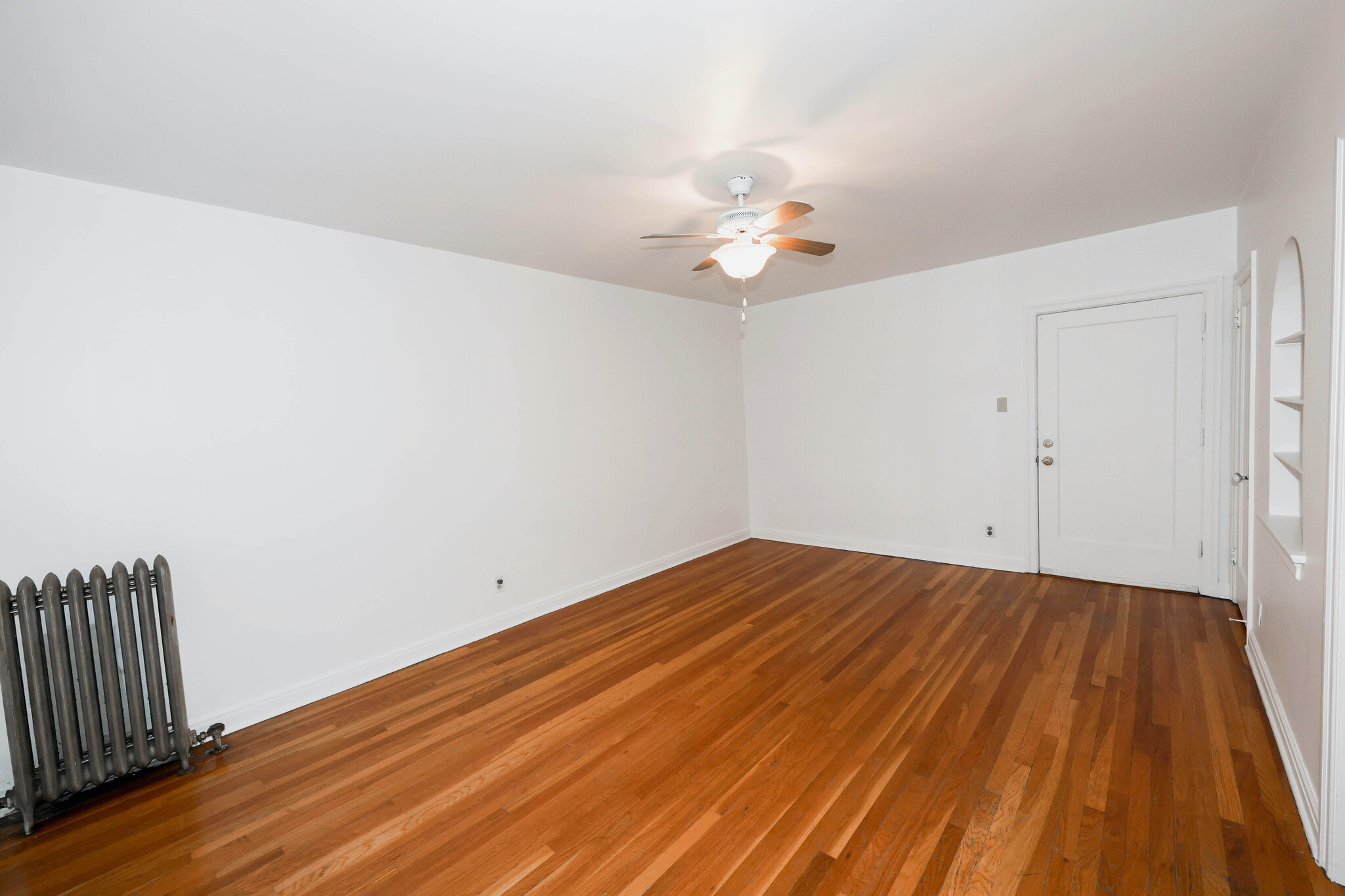 Building Photo - 740 E 300 S