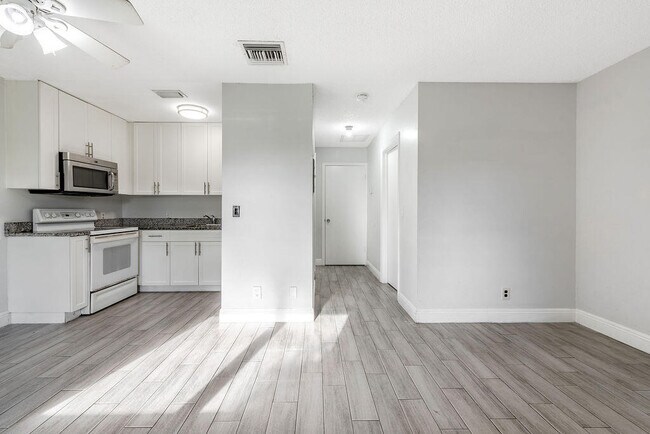 Building Photo - 4953 Freedom Cir