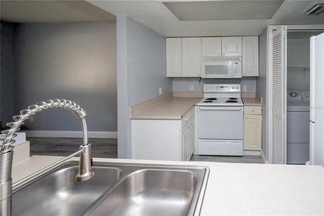 Building Photo - 759 Orchid Dr