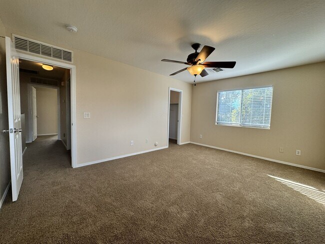 Building Photo - 4 BEDROOM HOME IN TUSCANO