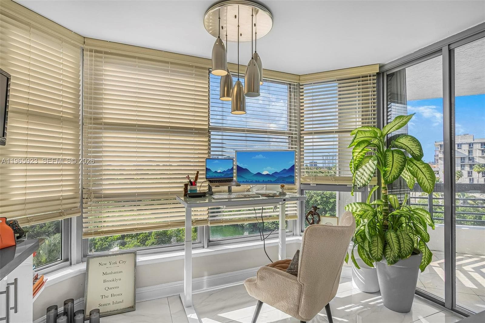 Building Photo - 3500 Mystic Pointe Dr