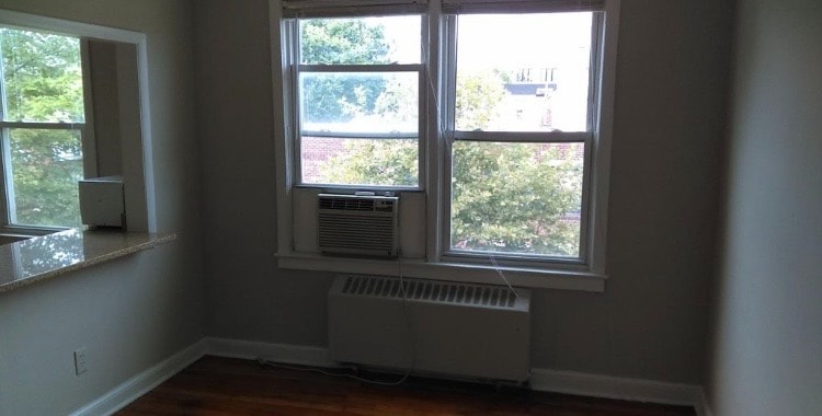 Building Photo - 1135 16th St NE