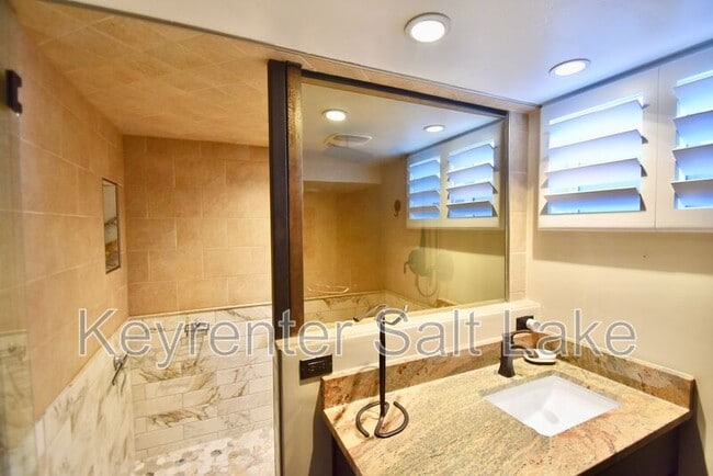 Building Photo - 2689 E Barbey Dr