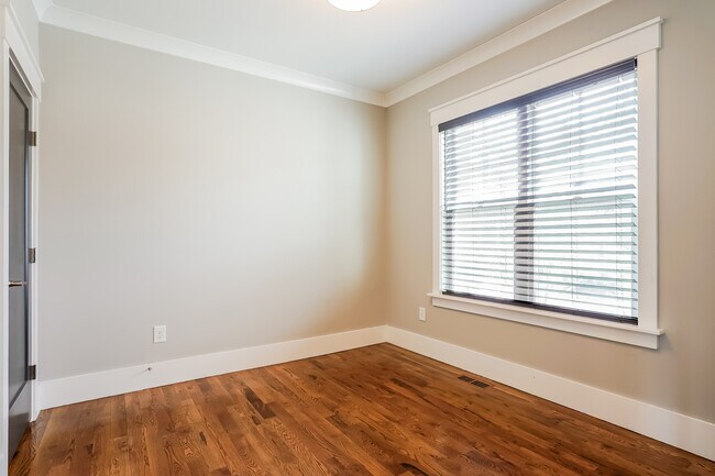 Building Photo - 1312 N Alston Ave