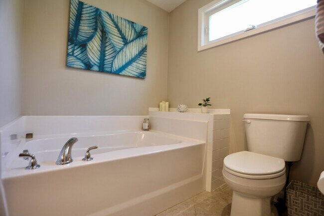 Building Photo - “Stunning 4-Bedroom Retreat with Granite Elegance at 2 River Drive, Pinehurst"