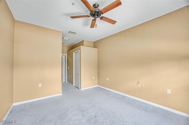 Building Photo - 3211 Cottonwood Bend