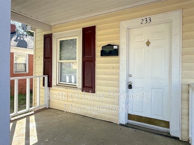 Building Photo - 233 Orange St