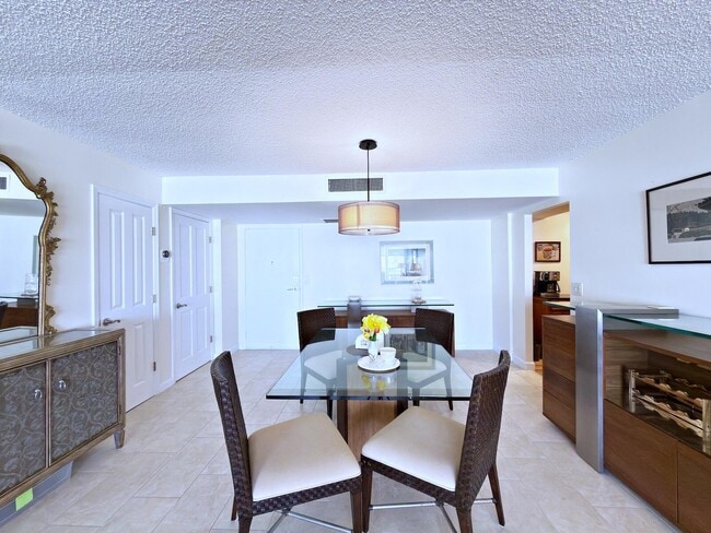 Building Photo - 3546 S Ocean Blvd