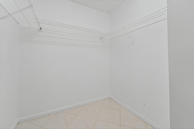 Building Photo - 6147 Waldwick Cir