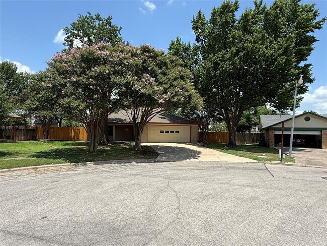 Primary Photo - 111 Creekside Dr