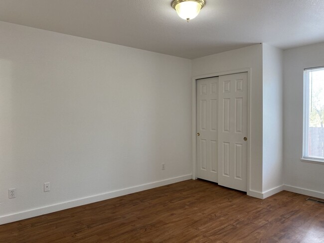 Building Photo - $500 Off 1st Month's Rent if Lease Starts ...