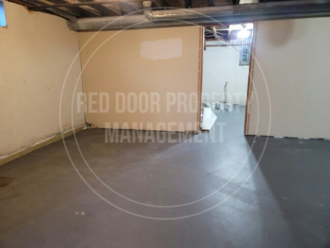 Building Photo - 1332 Farmstead St