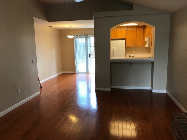 Building Photo - 8111 Ipswich Way