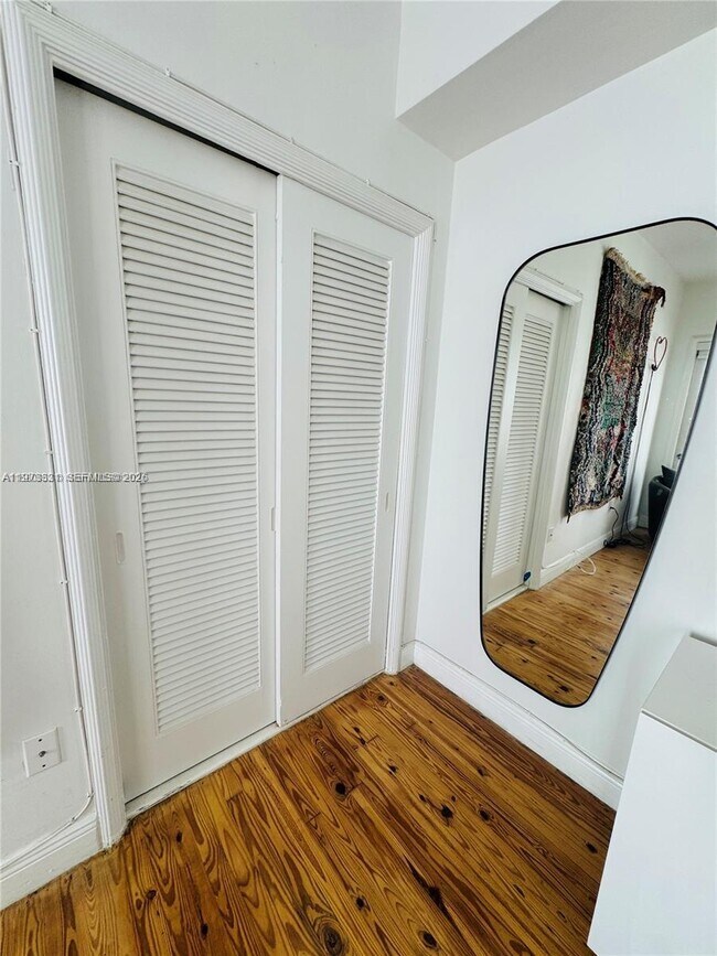 Building Photo - 1755 Washington Ave