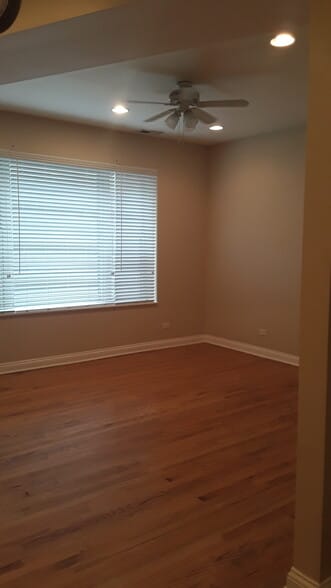 Building Photo - 3439 W Belle Plaine Ave