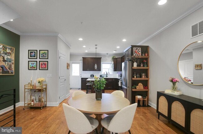 Building Photo - 1715 N Howard St