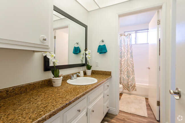 1BR, 1BA - 594 SF - The Oaks Apartments