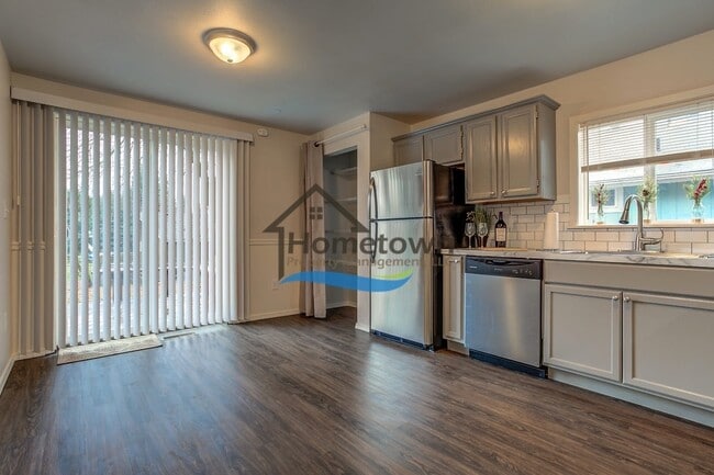 Building Photo - 3 Bed 1 Bath Coeur D'Alene Home with Single Car Garage!