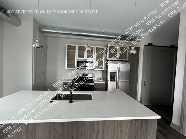 Building Photo - 120 S Broadway St