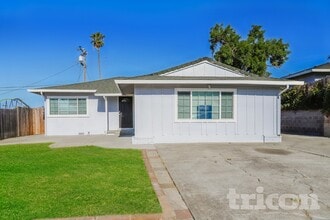 Building Photo - 121 Hodges St