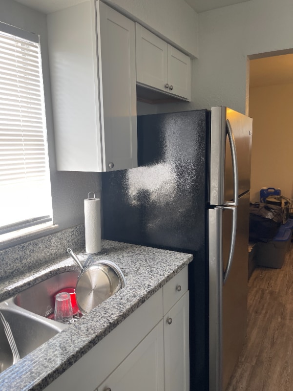 Building Photo - 7210 N Manhattan Ave