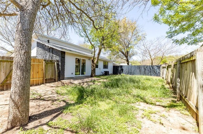 Building Photo - 10309 Burmaster Ln