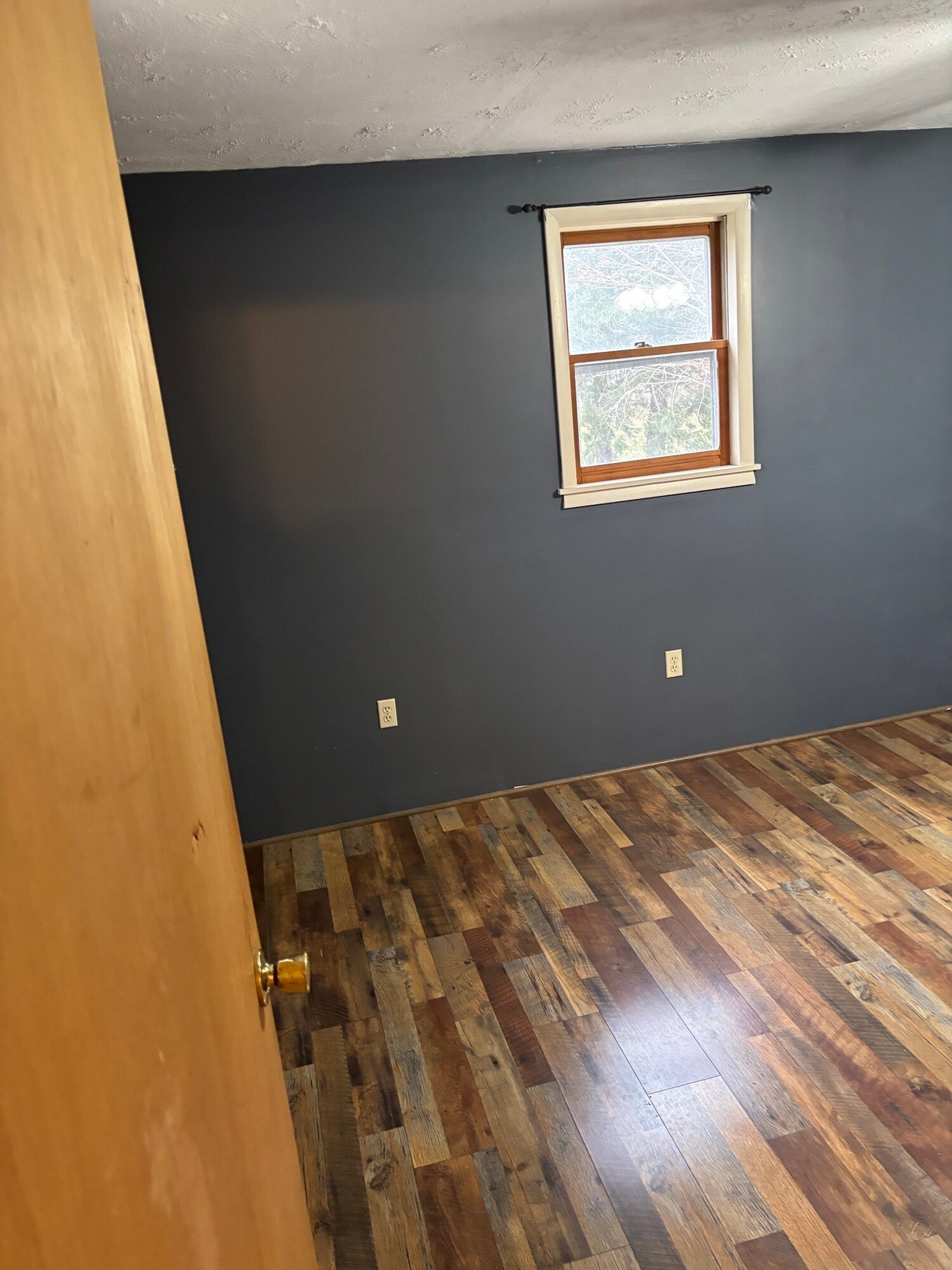 Building Photo - 579 W Mahoning St