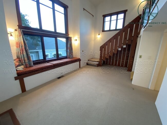 Building Photo - Craftsman-Style Downtown Pacific Grove Home