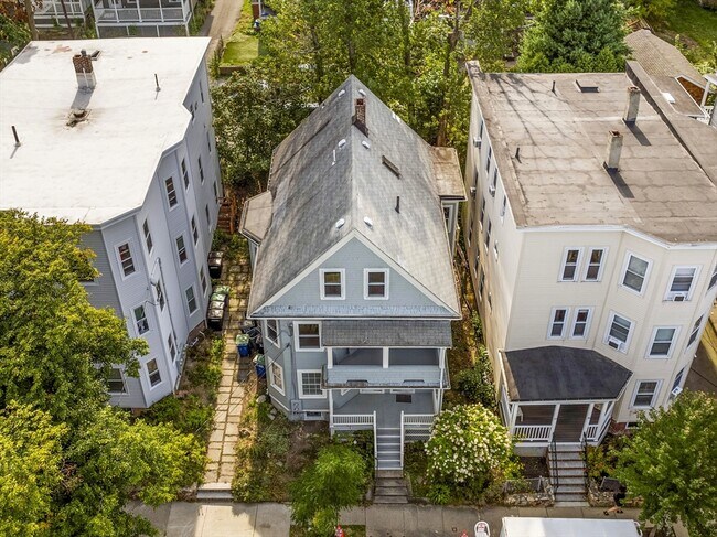 Building Photo - 39 Hancock St