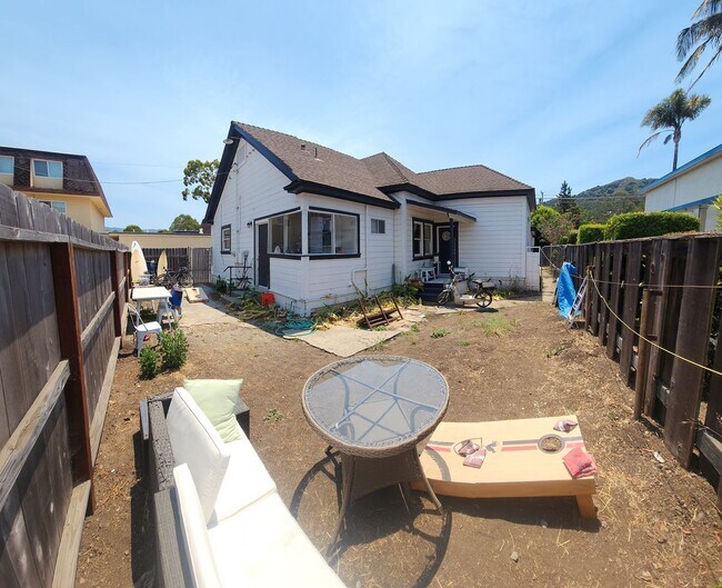 Building Photo - 556-556 Foothill Blvd
