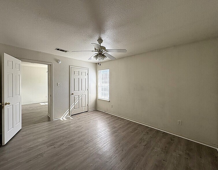 Building Photo - 3402 Cantabrian Dr