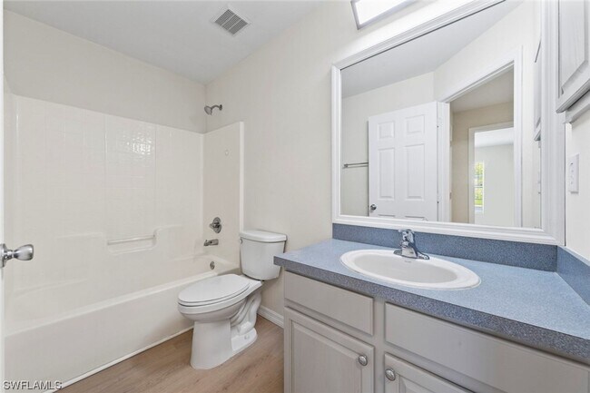 Building Photo - 4BR Home in Gated Town Lakes Community with Lake View