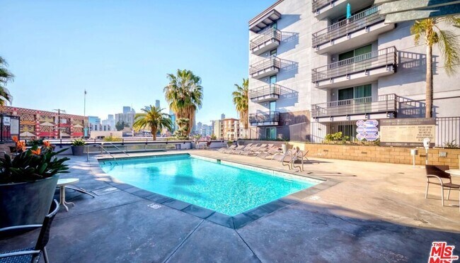 Building Photo - 629 Traction Ave