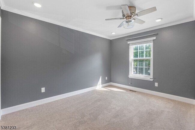 Building Photo - 15 Faxon Dr