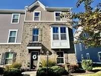 Building Photo - Available 07-08-26! Townhouse w/Garage - Pet Friendly - All Appliances Convey!