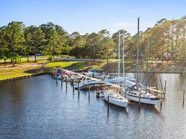 Building Photo - 1BD/1BA Condo Marina Nearby in Waterfront Community of Fairfield Harbour + Utilities Included!!