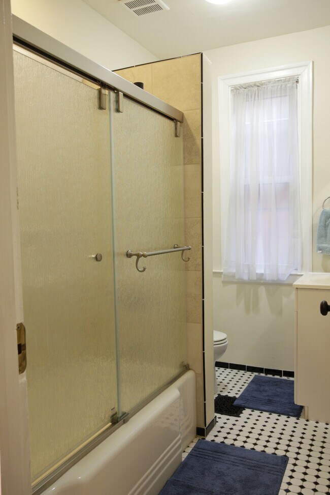 Building Photo - 405 West St