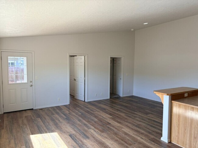 Building Photo - 16697 Shaw Pine Ct