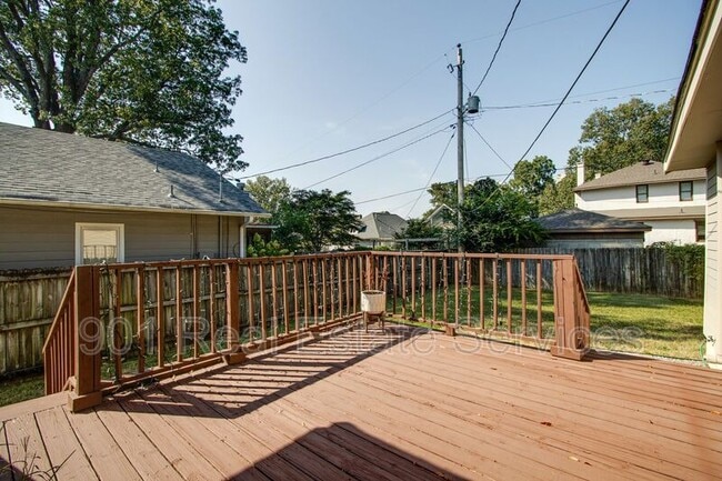 Building Photo - 2182 Evelyn Ave