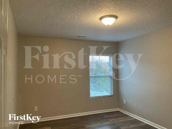 Building Photo - 1427 Long Paw Ln