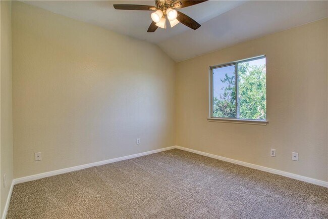 Building Photo - 1107 Middle Brook Dr