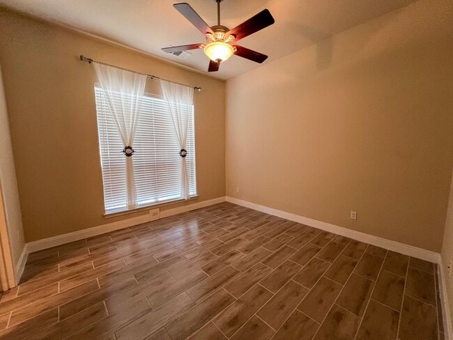 Building Photo - The Ridge at Alta Vista